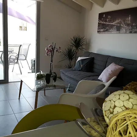 Studio Flat With Seaview Apartment